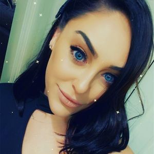 Meet your Posher, Leanne